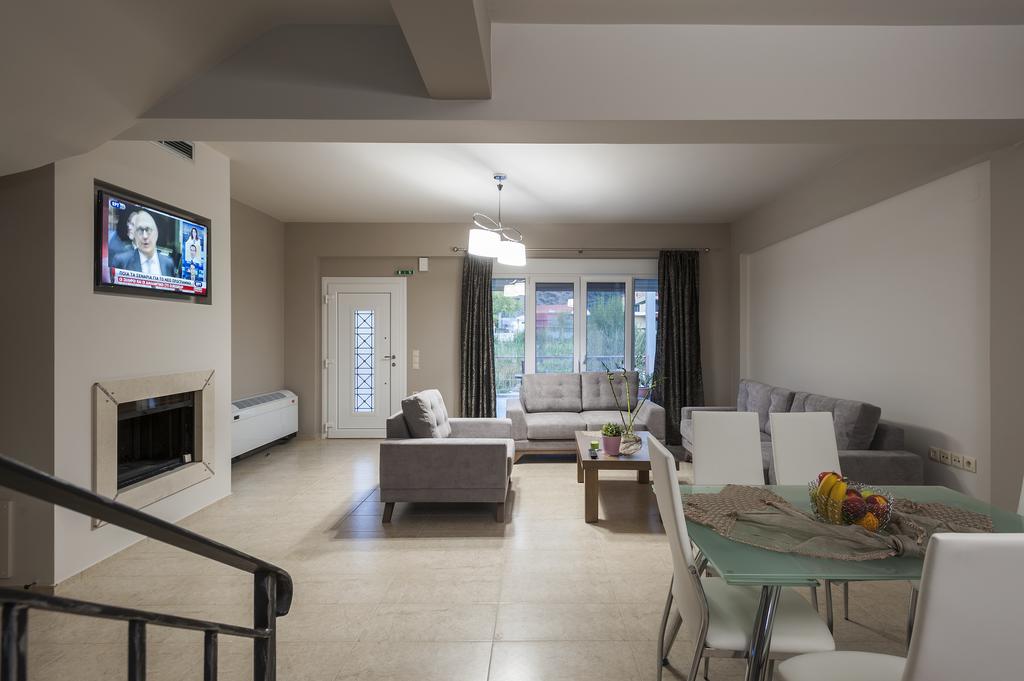 פלטאריה 4 Seasons Villas חדר תמונה