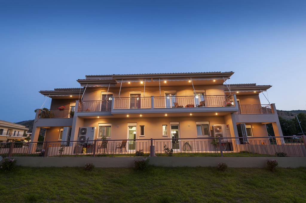 פלטאריה 4 Seasons Villas חדר תמונה