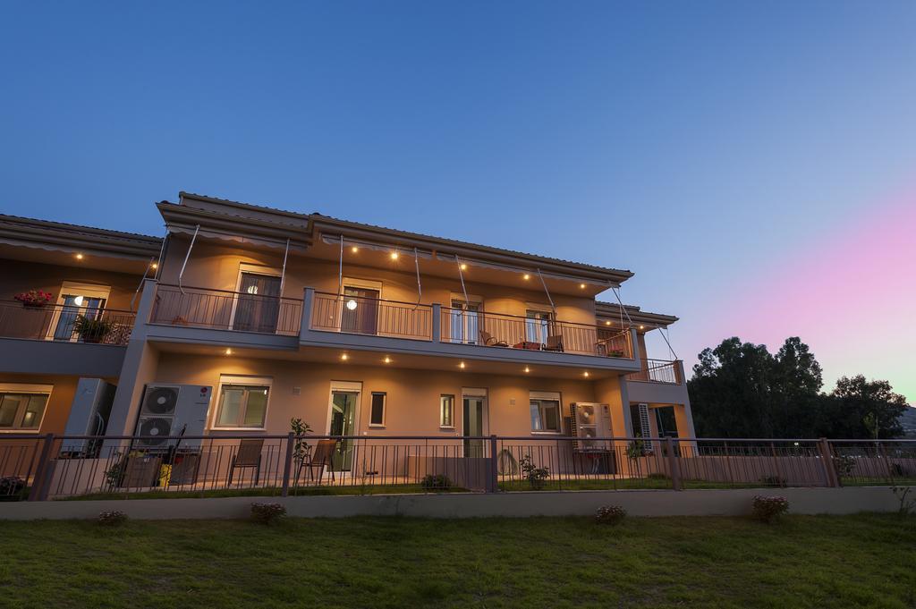 פלטאריה 4 Seasons Villas חדר תמונה